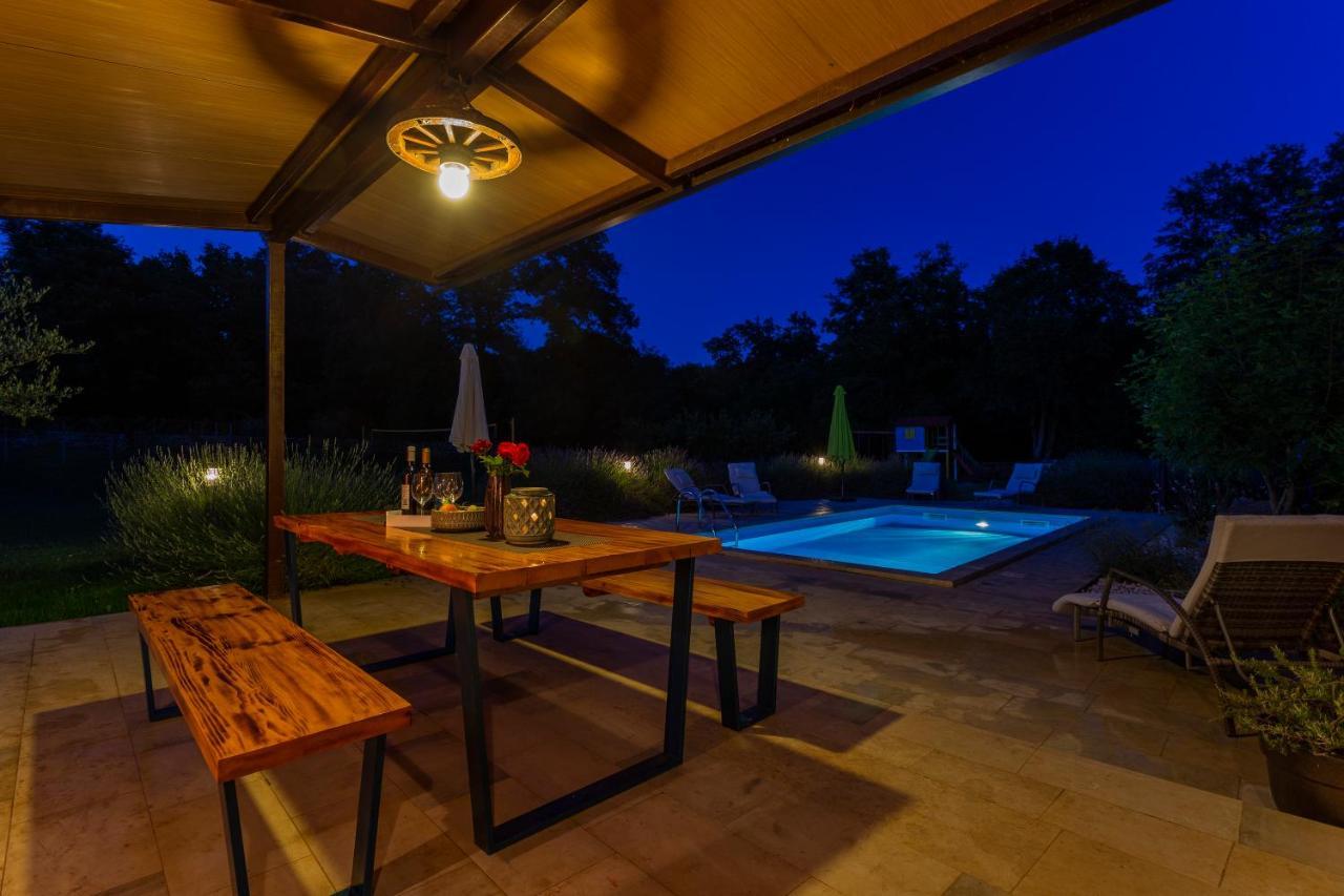 Villa Krizanci Žminj Exterior foto