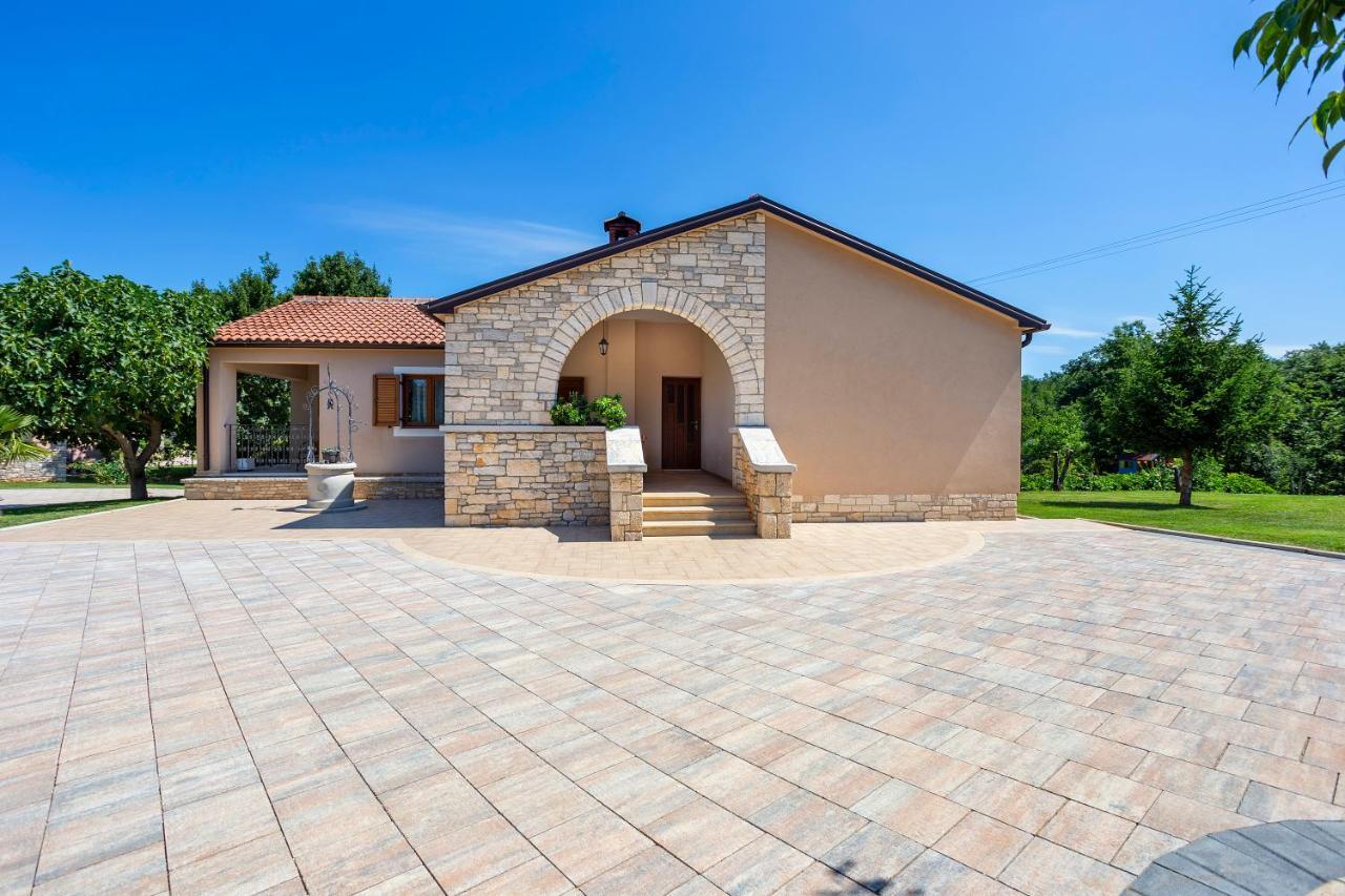 Villa Krizanci Žminj Exterior foto
