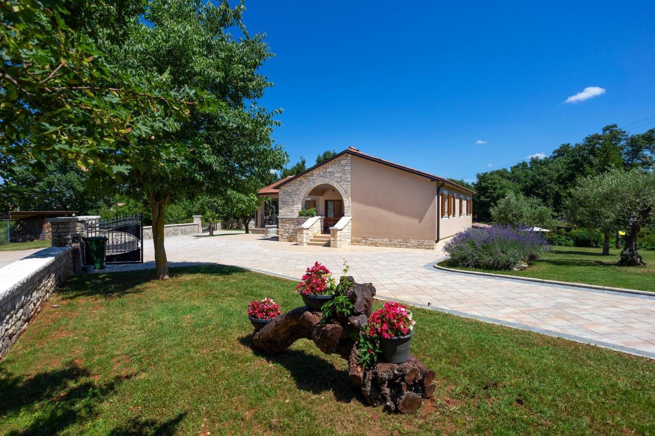 Villa Krizanci Žminj Exterior foto